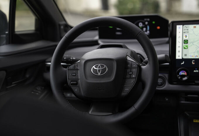 Review Toyota C-HR+ (prototype) 