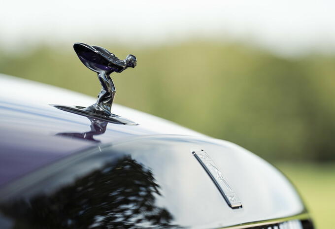 Review Rolls-Royce Black Badge Spectre (2025)