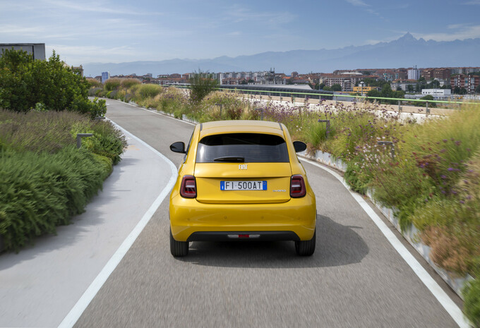 Review Fiat 500 Hybrid (2025) - eerste test AutoGids