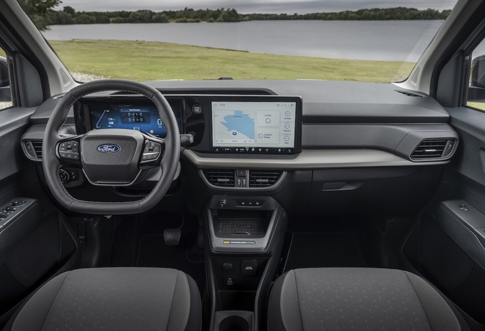 Ford e-Tourneo Courier Active