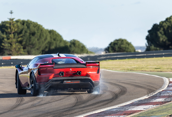 Review Ferrari 849 Testarossa 