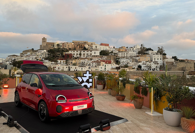 En version de base, avec roues de 16'' et enjoliveurs