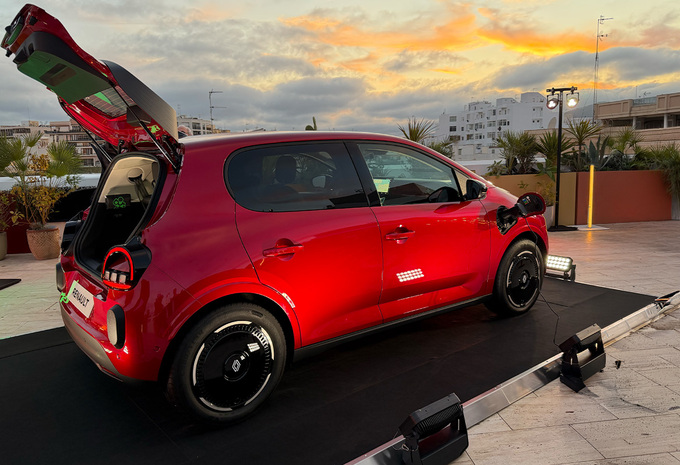 En version de base, avec roues de 16'' et enjoliveurs