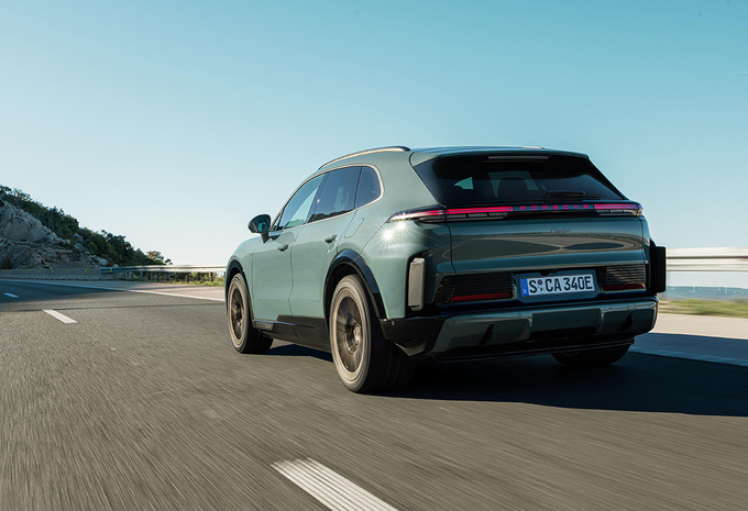 Review Porsche Cayenne Turbo Electric (2026) 