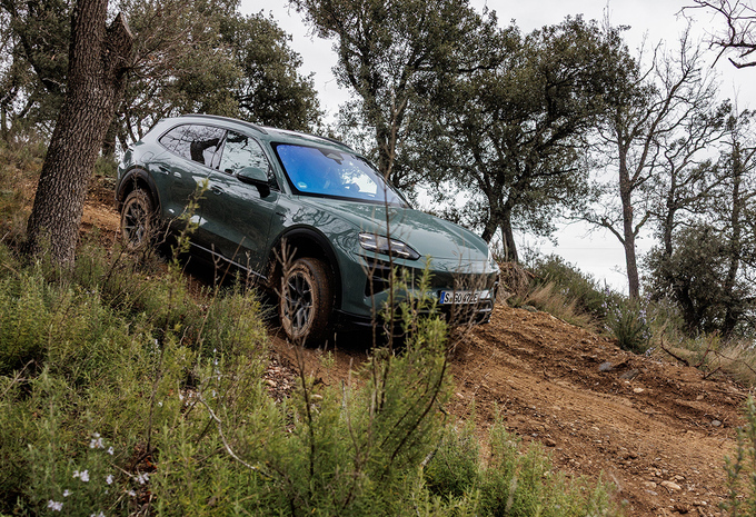 Review Porsche Cayenne Turbo Electric (2026) 