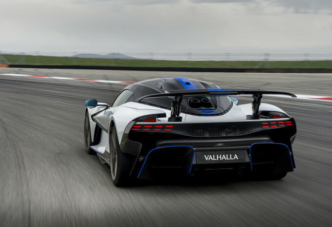 Review Aston Martin Valhalla (2026) - eerste test AutoGids