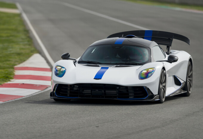 Review Aston Martin Valhalla (2026) - eerste test AutoGids