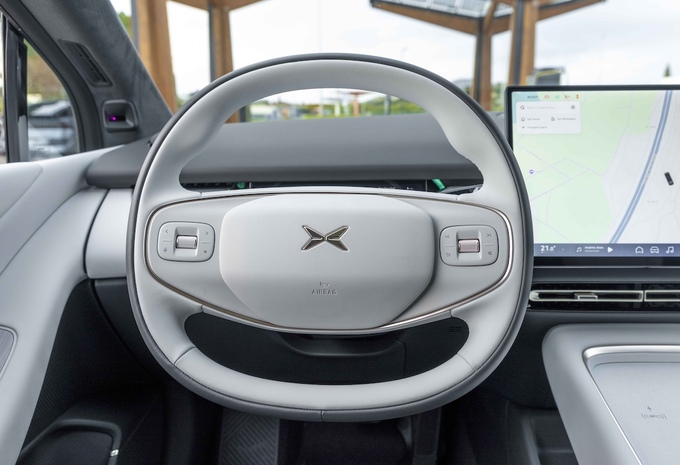 Review Xpeng P7+ (2026) - slanke limousine met snelle laadtijden en scherpe prijs