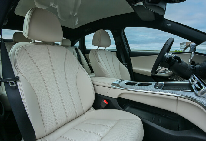 Review Mercedes C 400 4MATIC (2026) – Mini S-Klasse #20