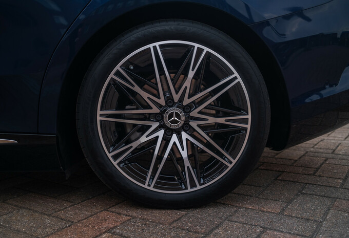 Review Mercedes C 400 4MATIC (2026) – Mini S-Klasse #11