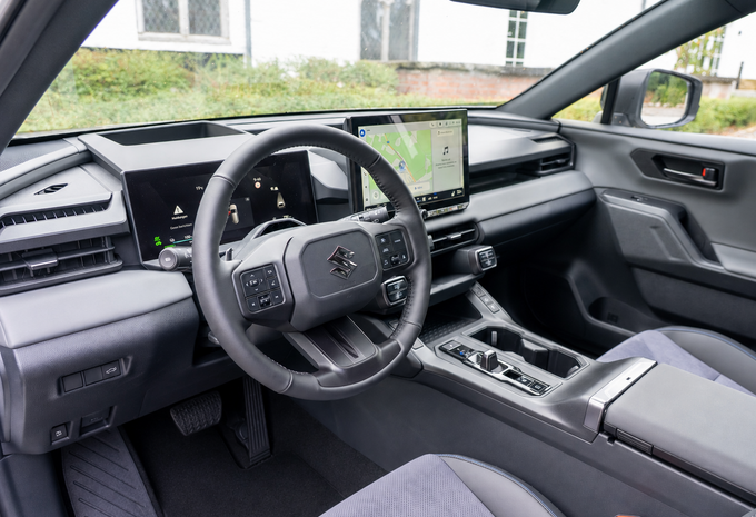 Review Suzuki Across (2026) - eerste test AutoGids