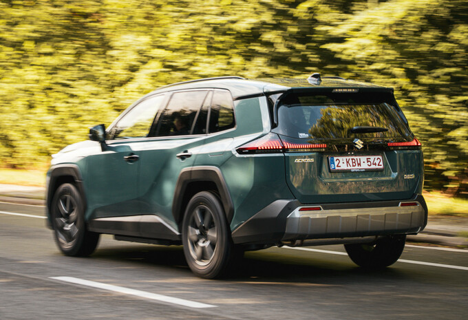 Review Suzuki Across (2026) - eerste test AutoGids