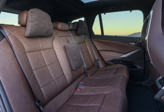 Preview BMW iX5 60 eDrive 2027
