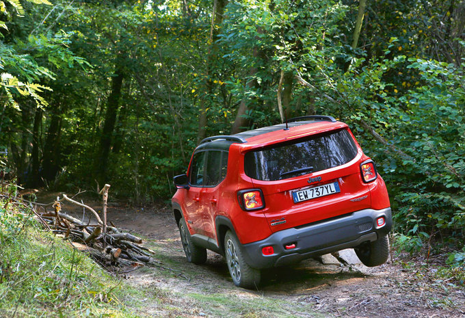 Foto S Wegtest Jeep Renegade Trailhawk 2014 Autowereld