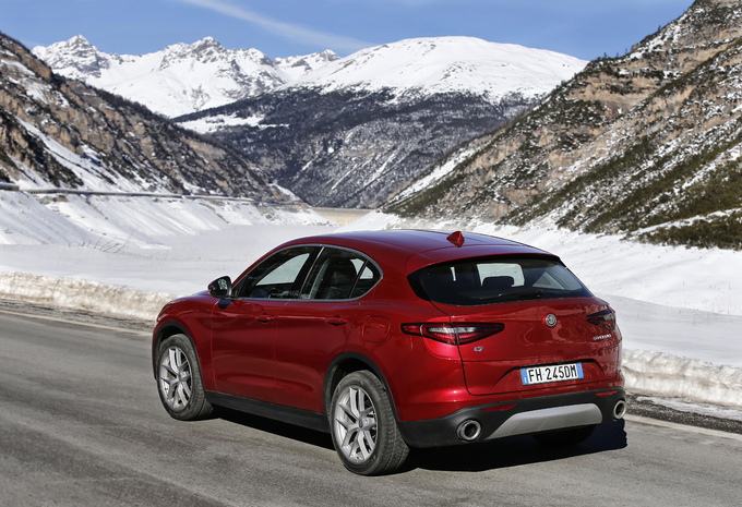 Foto S Alfa Romeo Stelvio 2 0 Q4 2017 Autowereld