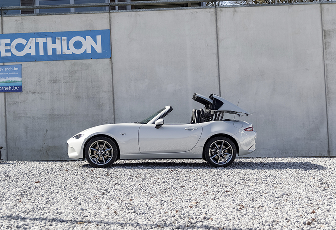 MAZDA MX-5 RF 2.0 SkyActiv-G A : Met targa-allures #12