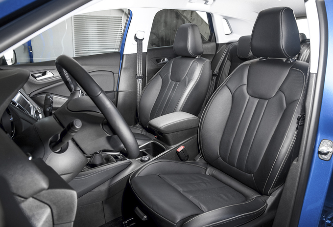 Opel Grandland X contre 2 rivales #16